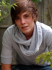 Garden boy Jesse is a grower - softcore,amateurs,outdoors,solo,straight,twinks,emo