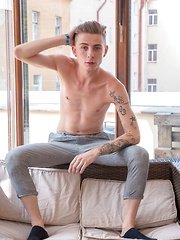 Super horny French twink Jerome James exposes his erect cock. - 
					softcore,solo,twinks,panties,underwear,erotic
				