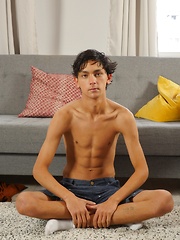 Latino twink Carlos Costa jerking off his beautiful cock. - 
					softcore,latino,solo,twinks,brunette,skinny
				